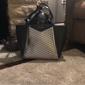 COPY - Michael Kors Large Tote Black and Silver